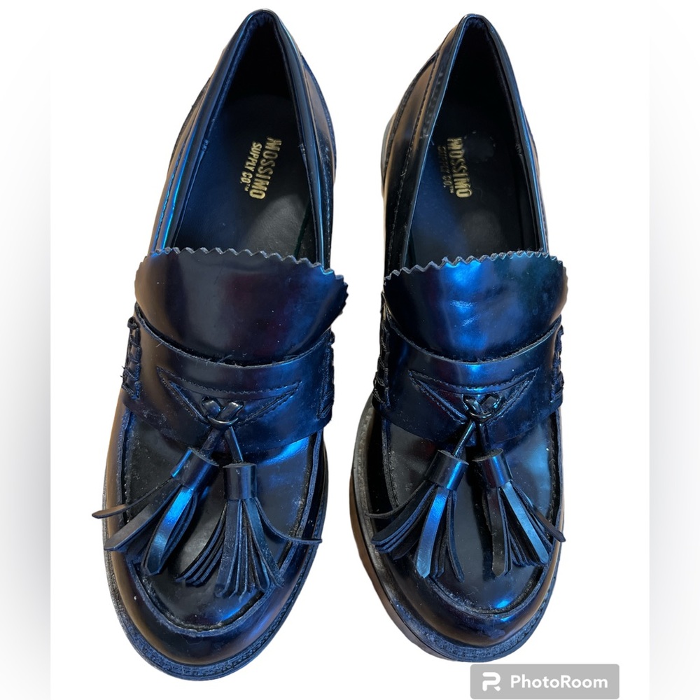 Platform moccasins in black